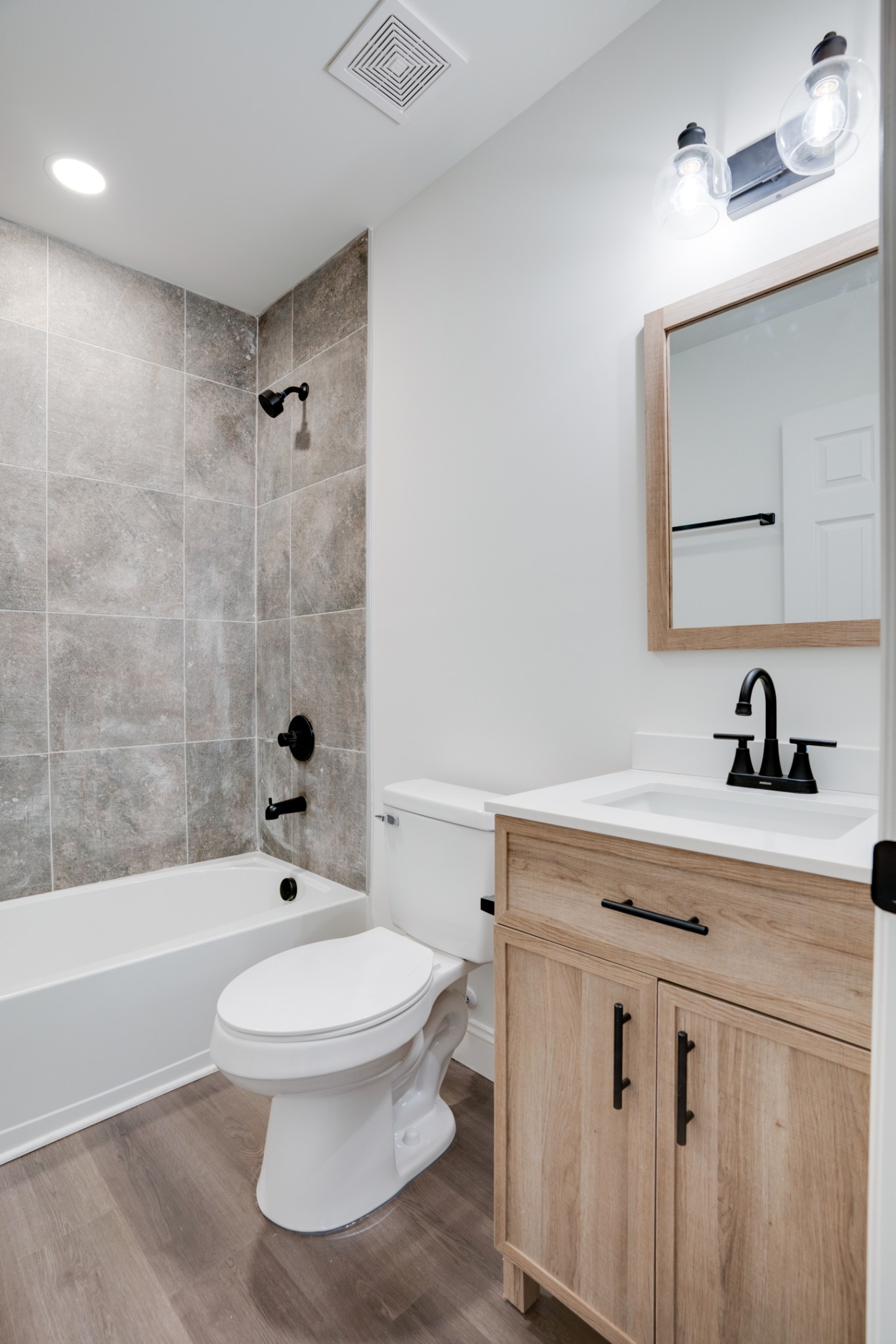 514 Smith Street Springfield, TN 37172 - Photo 24 of 25 a bathroom with a sink a toilet and shower