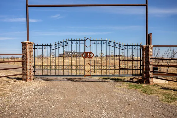 $880,000 | 1800 Park Circle South, Amarillo, TX 79108