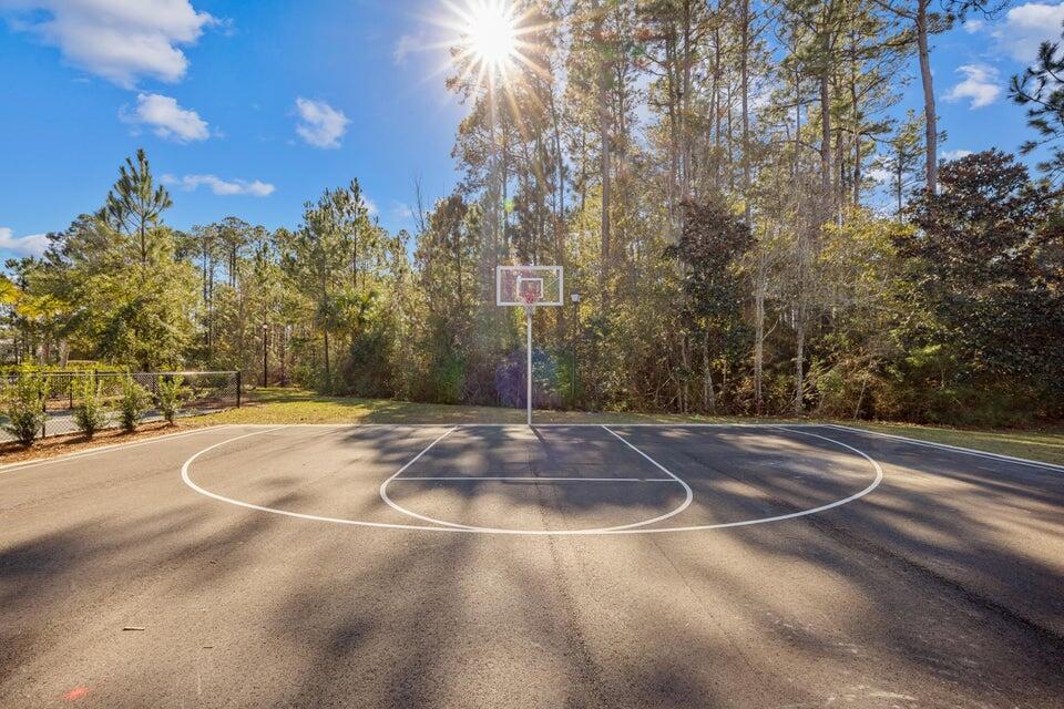 45 North Sand Palm Road Freeport, FL 32439 - Photo 19 of 32 a view of a basketball court