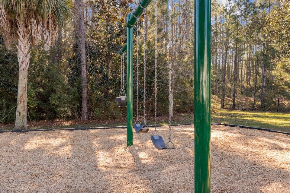 45 North Sand Palm Road Freeport, FL 32439 - Photo 20 of 32 a view of a bird bath