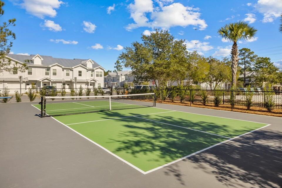 45 North Sand Palm Road Freeport, FL 32439 - Photo 21 of 32 a view of a park