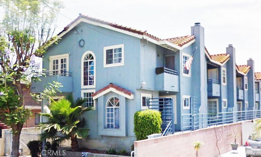 a view of a house with a outdoor space