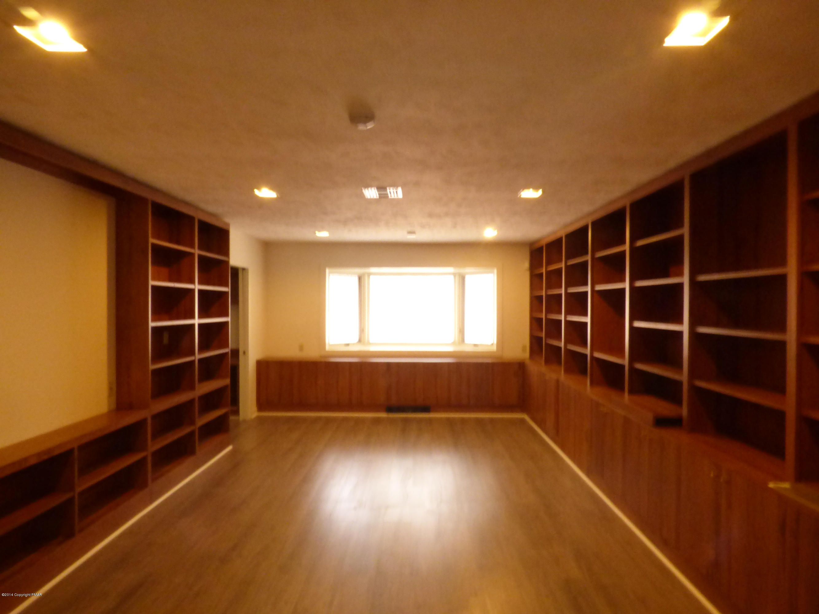 131 Williams Road Cresco, PA 18326 - Photo 19 of 20 library/office