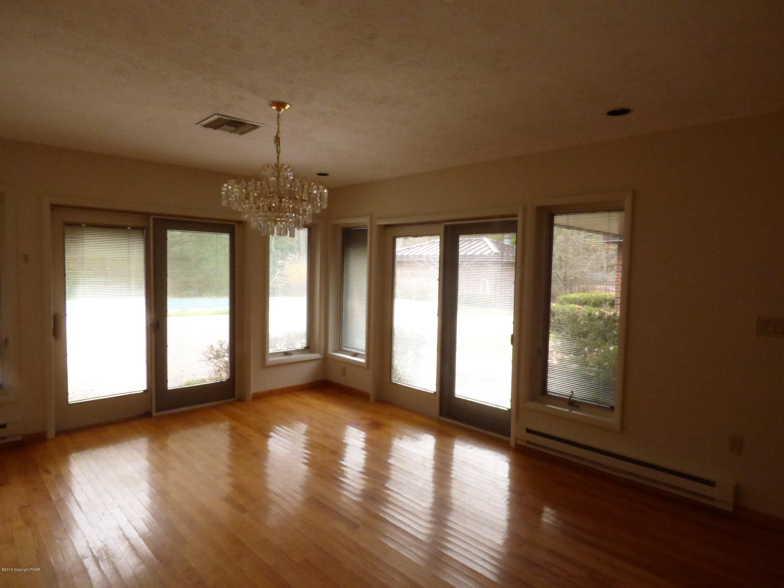 131 Williams Road Cresco, PA 18326 - Photo 10 of 20 dining room