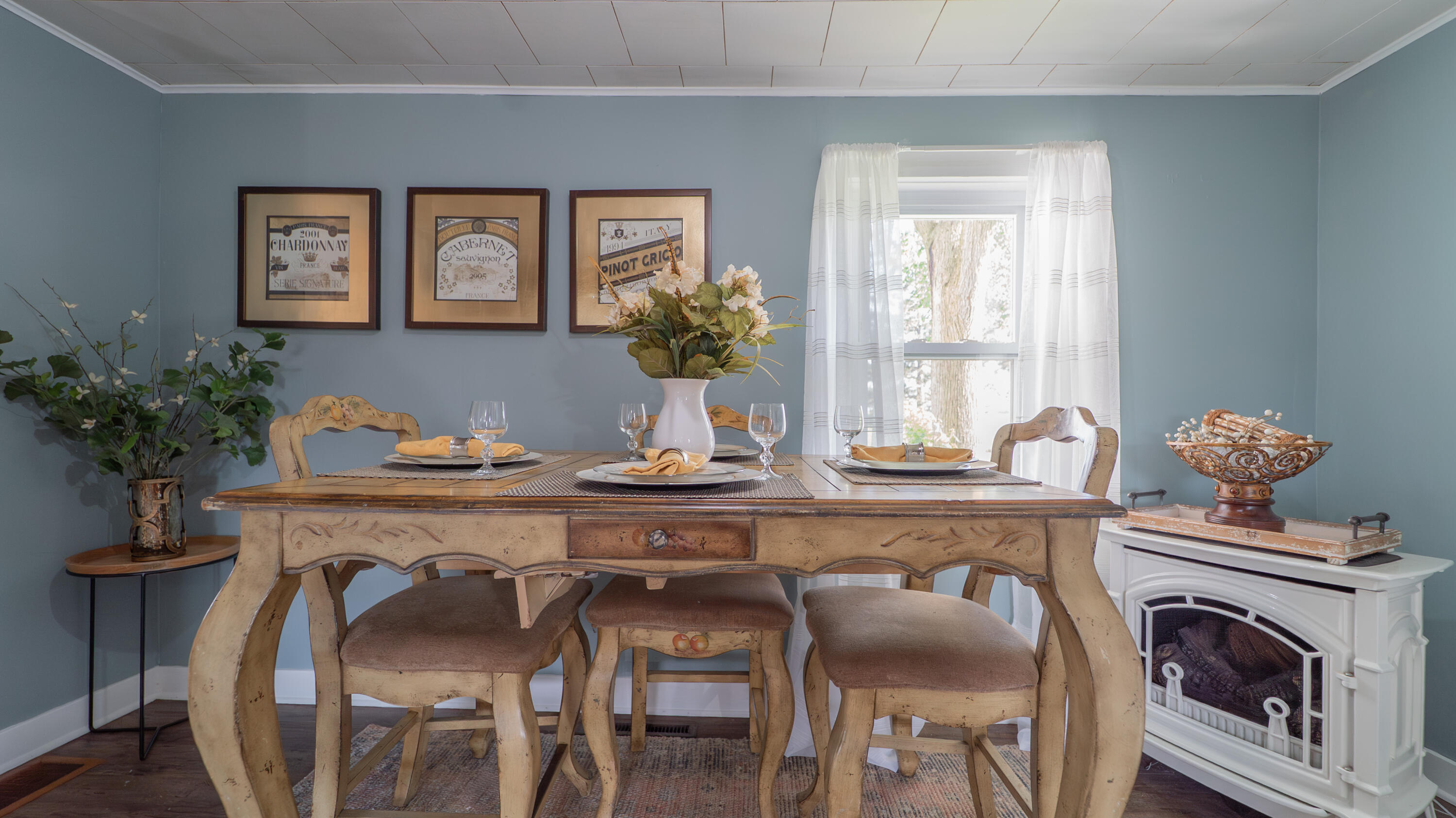 18216 South Schwark Road Three Oaks, MI 49128 - Photo 19 of 41 Dining Area 1