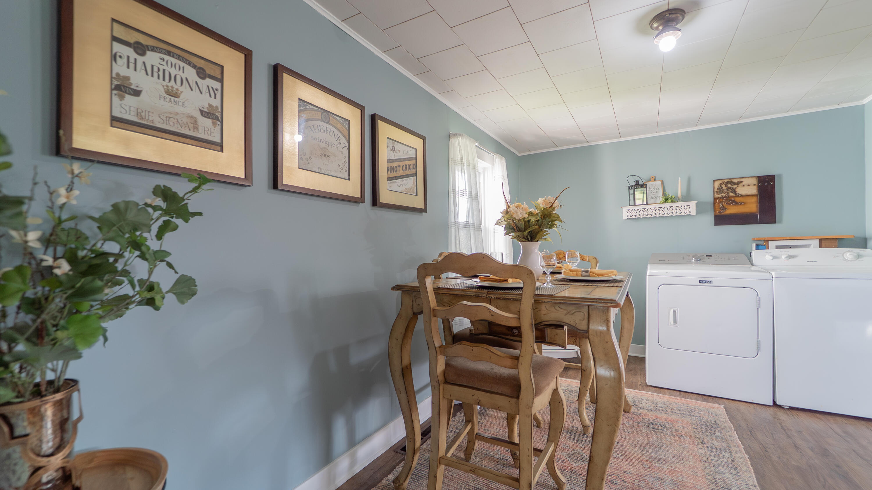 18216 South Schwark Road Three Oaks, MI 49128 - Photo 22 of 41 Dining Area 5