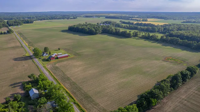 $1,300,000 | 18216 South Schwark Road, Three Oaks, MI 49128