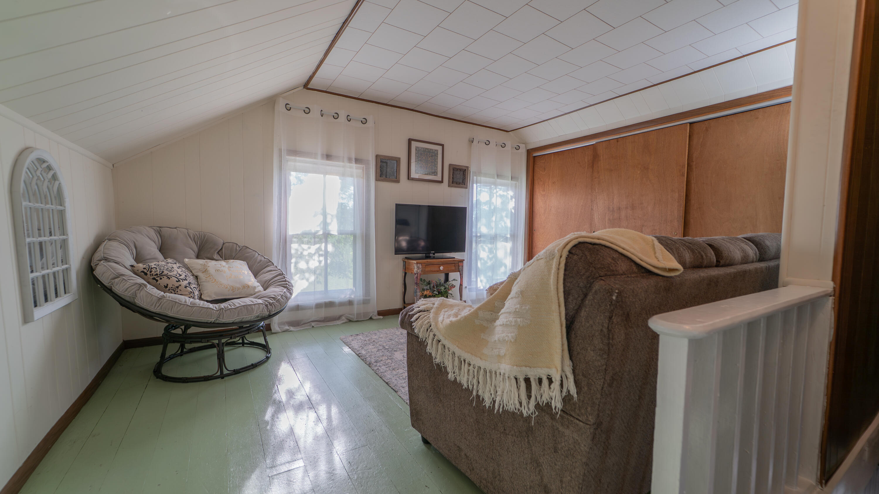 18216 South Schwark Road Three Oaks, MI 49128 - Photo 34 of 41 Bonus room upper 1