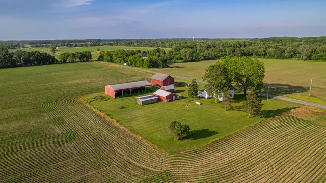 $1,300,000 | 18216 South Schwark Road, Three Oaks, MI 49128