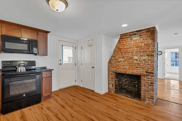 $199,000 | 9 Brewer Street, Unit 3, New London, CT 06320