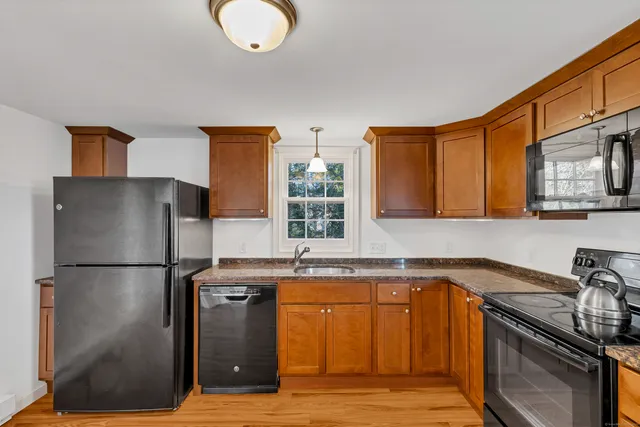 $199,000 | 9 Brewer Street, Unit 3, New London, CT 06320