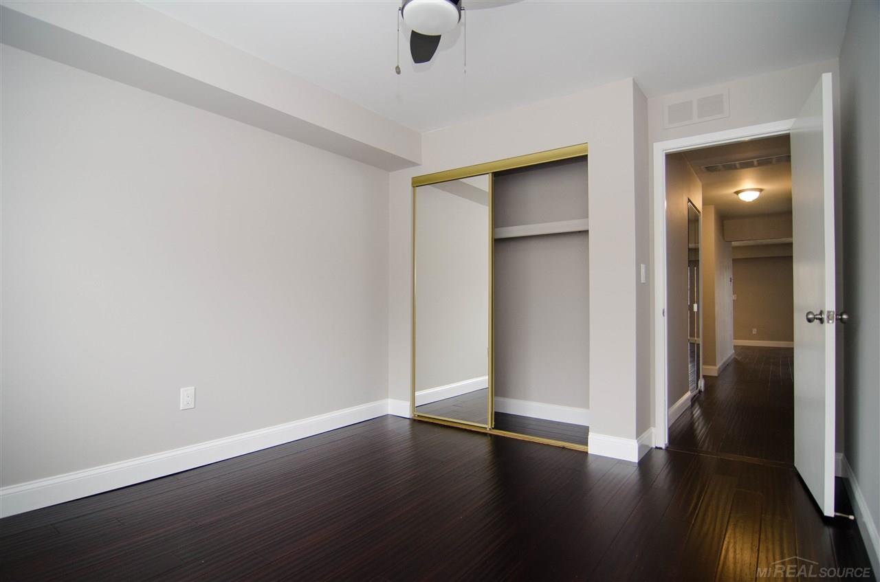 1687 Riverside Drive, Unit 16 Rochester, MI 48309 - Photo 20 of 25 31275092-19.JPG