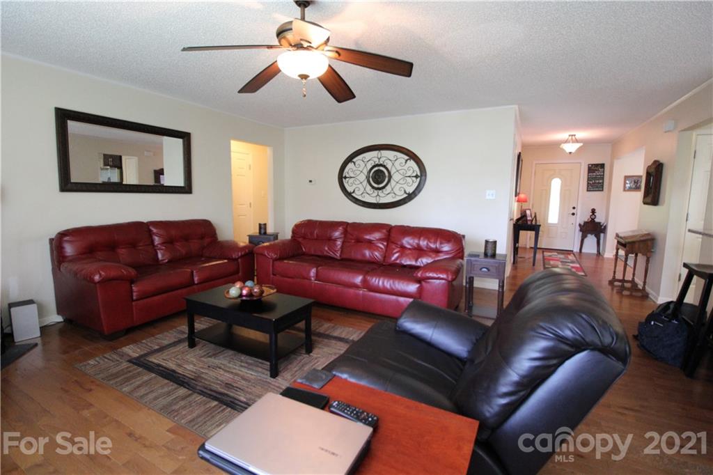 4806 Rio De Luna Hickory, NC 28601 - Photo 11 of 29 Gallery Image 11