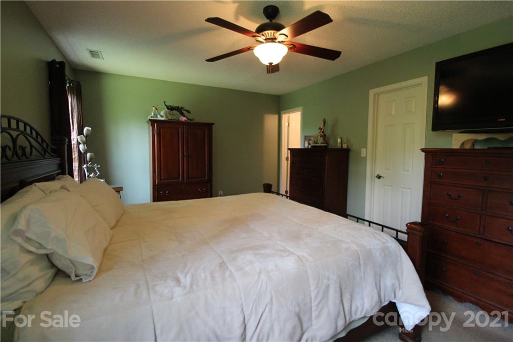 4806 Rio De Luna Hickory, NC 28601 - Photo 16 of 29 Gallery Image 16