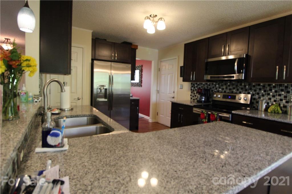 4806 Rio De Luna Hickory, NC 28601 - Photo 5 of 29 Gallery Image 5