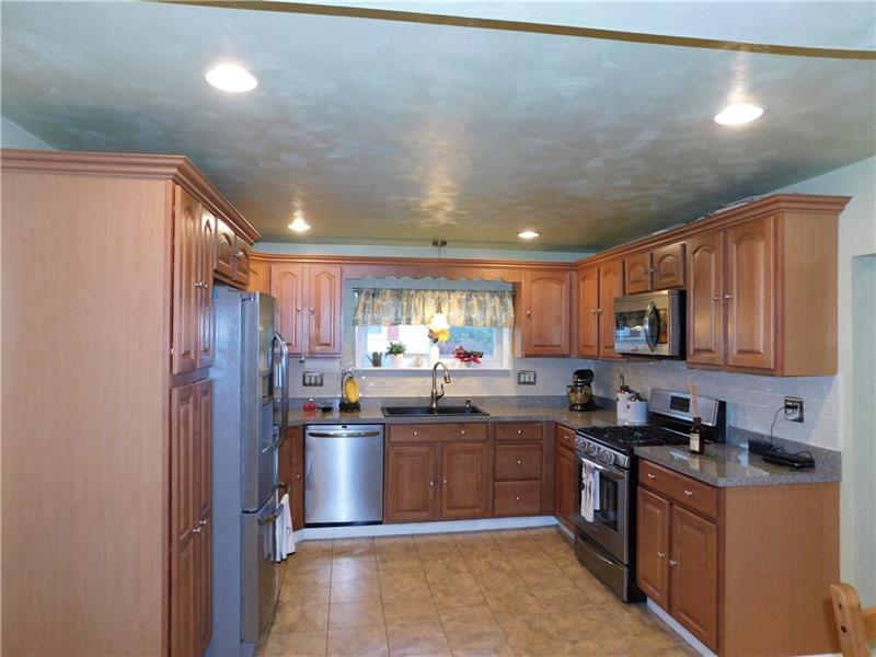 1516 Renton Road Plum, PA 15239 - Photo 7 of 25