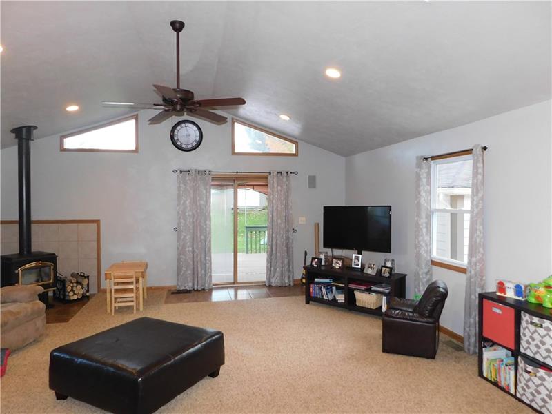 1516 Renton Road Plum, PA 15239 - Photo 10 of 25