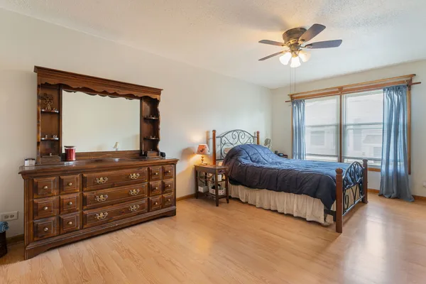 $225,000 | 5341 Crescent Lane, Unit D, Oak Forest, IL 60452