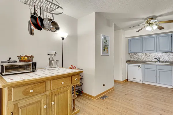 $225,000 | 5341 Crescent Lane, Unit D, Oak Forest, IL 60452
