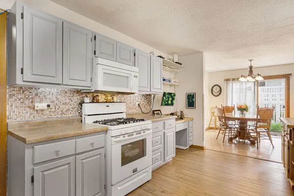 $225,000 | 5341 Crescent Lane, Unit D, Oak Forest, IL 60452