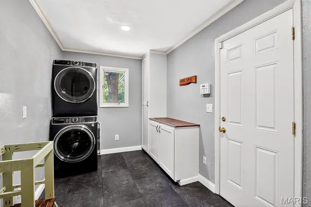 $599,000 | 1519 Laketop Drive, Fairview Heights, IL 62208