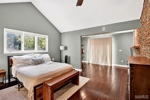 $599,000 | 1519 Laketop Drive, Fairview Heights, IL 62208