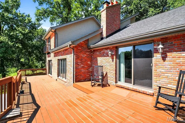 $599,000 | 1519 Laketop Drive, Fairview Heights, IL 62208