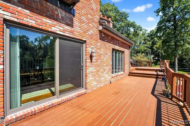 $599,000 | 1519 Laketop Drive, Fairview Heights, IL 62208