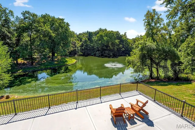 $599,000 | 1519 Laketop Drive, Fairview Heights, IL 62208