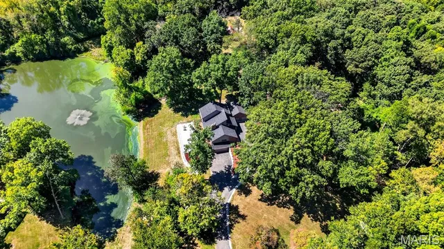 $599,000 | 1519 Laketop Drive, Fairview Heights, IL 62208