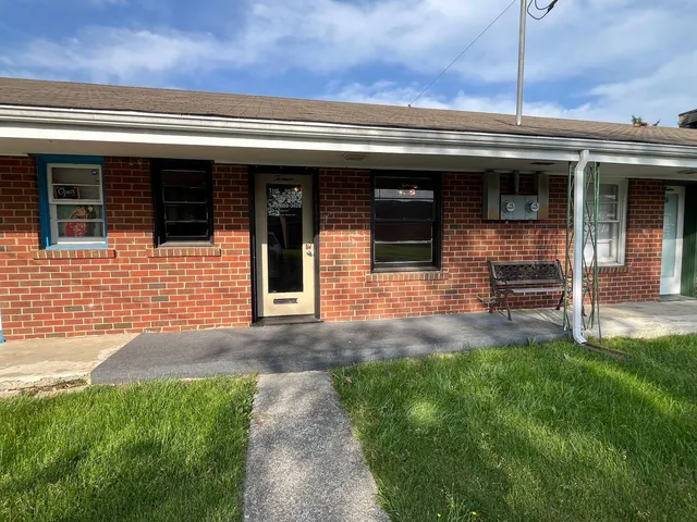 $425 | 7629 Williamson Road, Unit 13, Roanoke, VA 24019