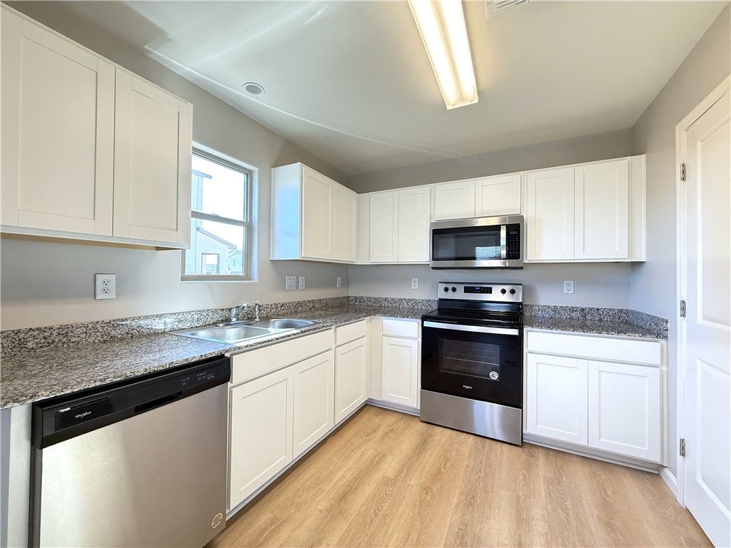 534 Ramar Road Bullhead City, AZ 86442 - Photo 11 of 23 Kitchen