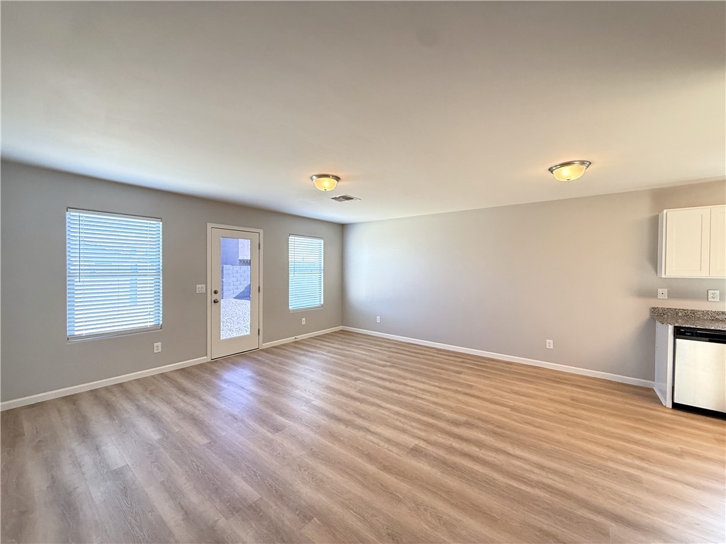 534 Ramar Road Bullhead City, AZ 86442 - Photo 5 of 23 Living Room
