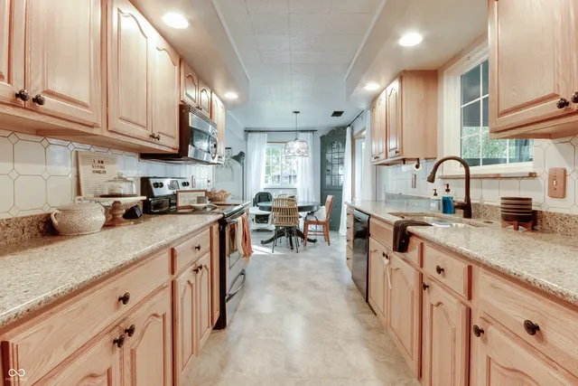 $324,900 | 601 Sherwood Drive, Crawfordsville, IN 47933