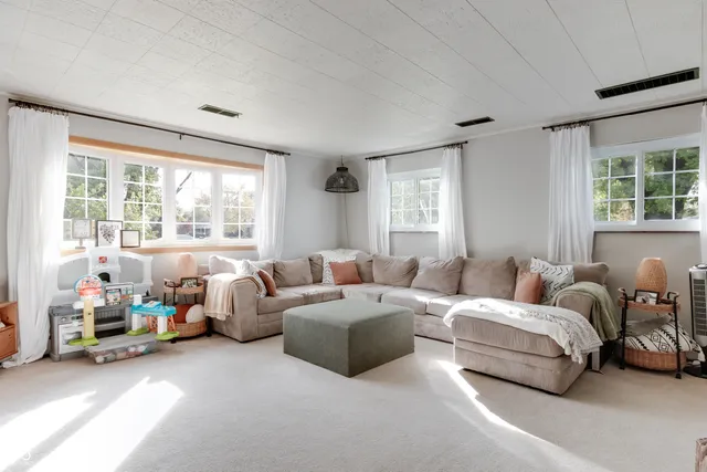 $324,900 | 601 Sherwood Drive, Crawfordsville, IN 47933