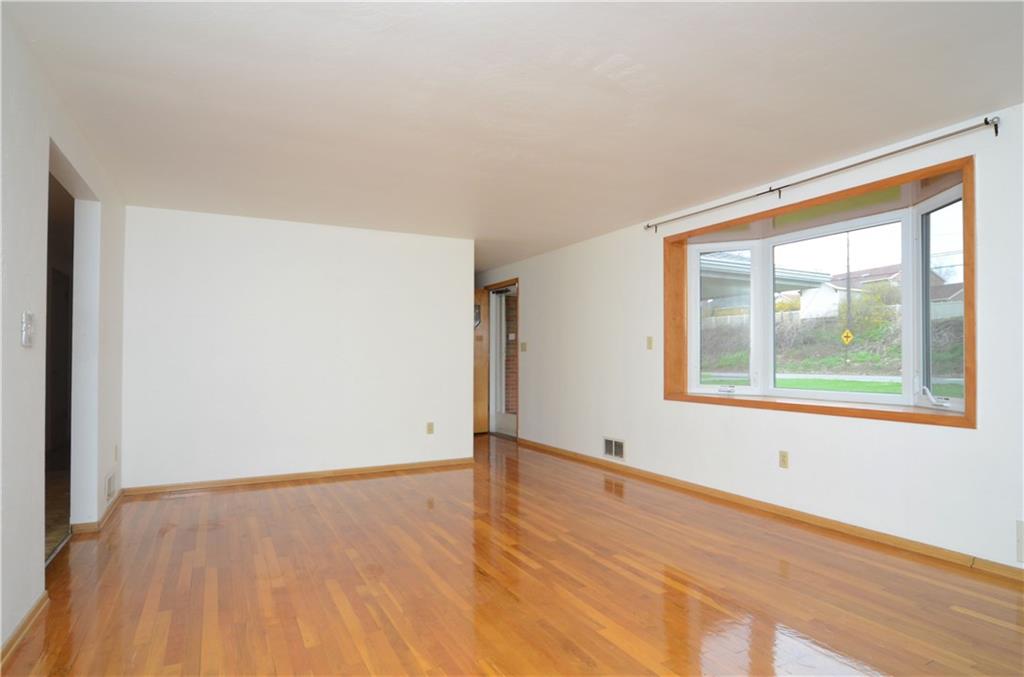 4468 Battle Ridge Road McDonald, PA 15057 - Photo 4 of 25 Gallery Image 4