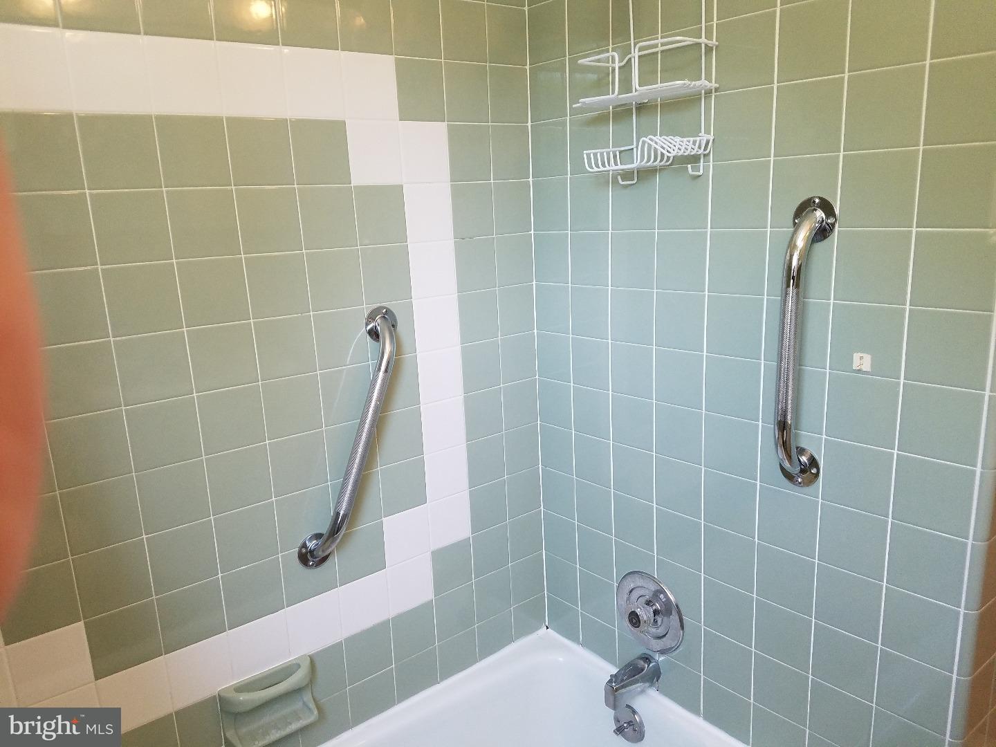 814 Grove Avenue Springfield, PA 19064 - Photo 22 of 25 Bathroom