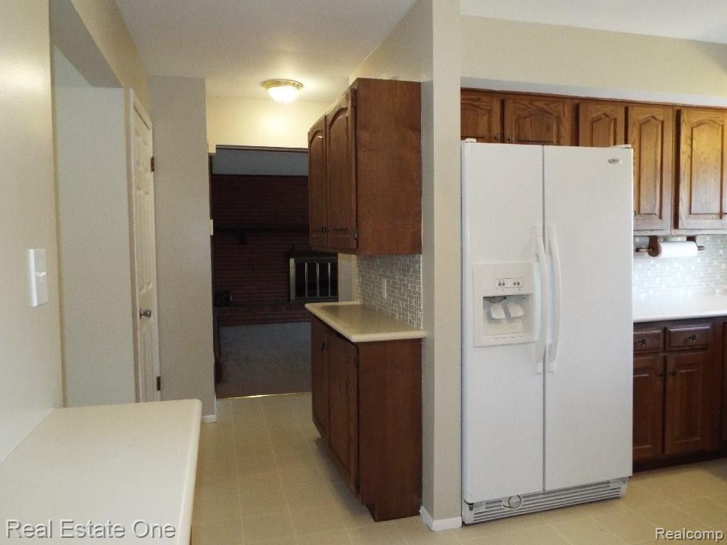 16115 Riverside Street Livonia, MI 48154 - Photo 14 of 29