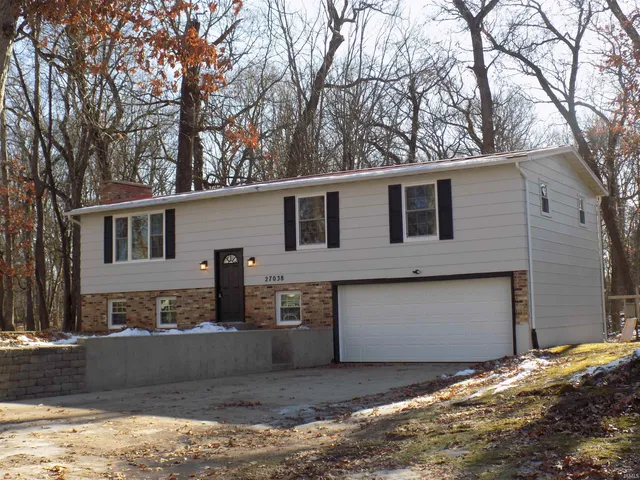 $299,900 | 27038 Killian Lane, Elkhart, IN 46514