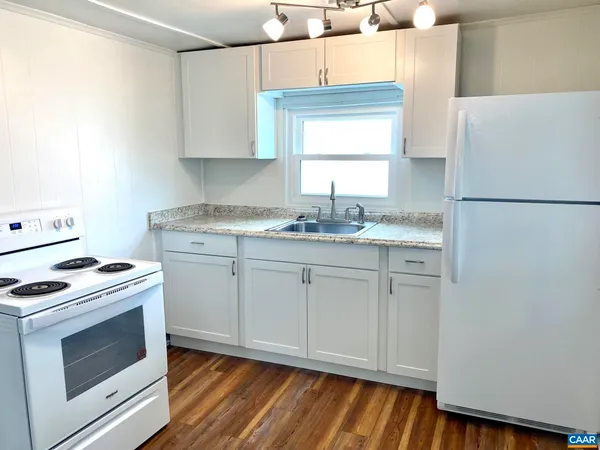 $875 | 520 Pine Avenue, Unit 6, Waynesboro, VA 22980