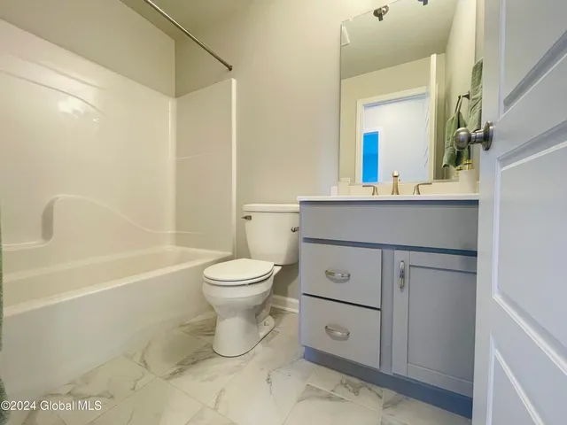 $636,195 | 10 Hunter Court, Milton, NY 12020