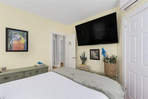 $895,000 | 5 Conrad Court, Newport, RI 02840