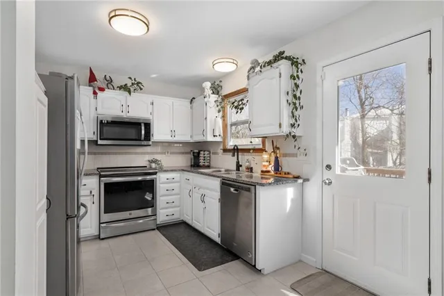 $385,000 | 1529 West Park Street, Olathe, KS 66061