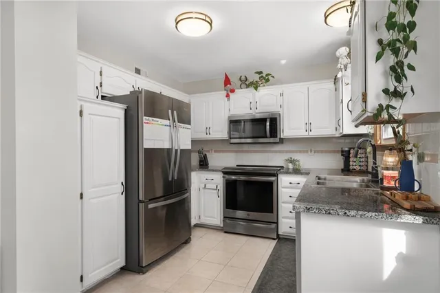 $385,000 | 1529 West Park Street, Olathe, KS 66061