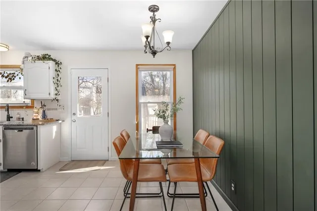 $385,000 | 1529 West Park Street, Olathe, KS 66061