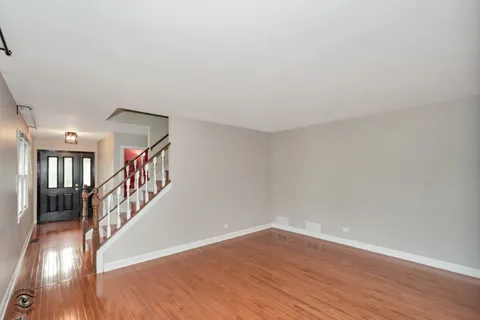 $525,000 | 8348 Adbeth Avenue, Woodridge, IL 60517