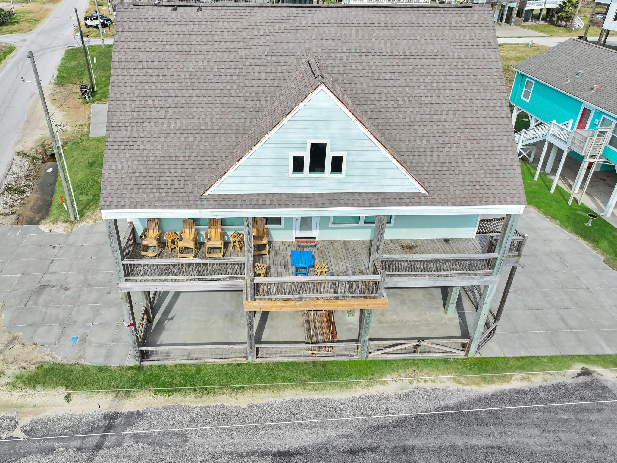816 South Crystal Beach Road Crystal Beach, TX 77650 - Photo 6 of 48 a view of house with outdoor space