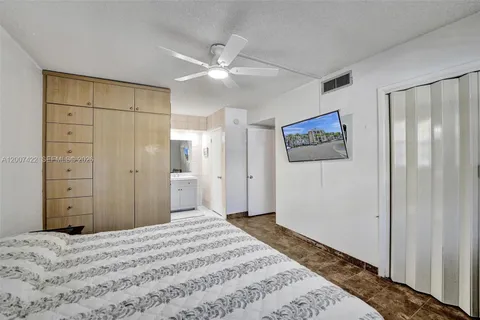 $229,900 | 455 Paradise Isle Boulevard, Unit 104, Hallandale Beach, FL 33009