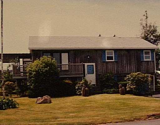 28 Bristol Road Narragansett, RI 02882 - Photo 1 of 1 Exterior Front.