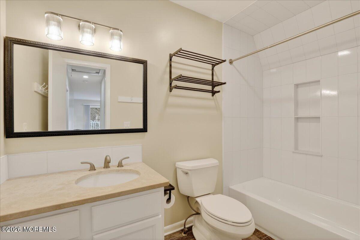 21 Washington Street, Unit D Red Bank, NJ 07701 - Photo 21 of 27 24-Bathroom